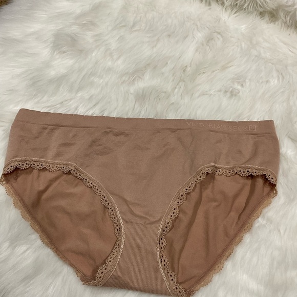 Victoria's Secret Cream and Tan Mesh Bra Set - Picture 8 of 12